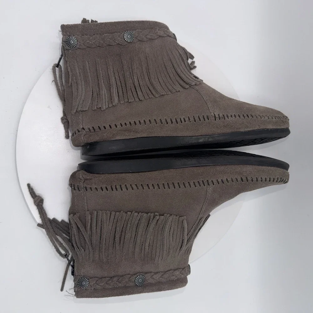 MINNETONKA Moccasins Ankle High Top Fringe Boots Gray Suede Back Zip Size 9.5